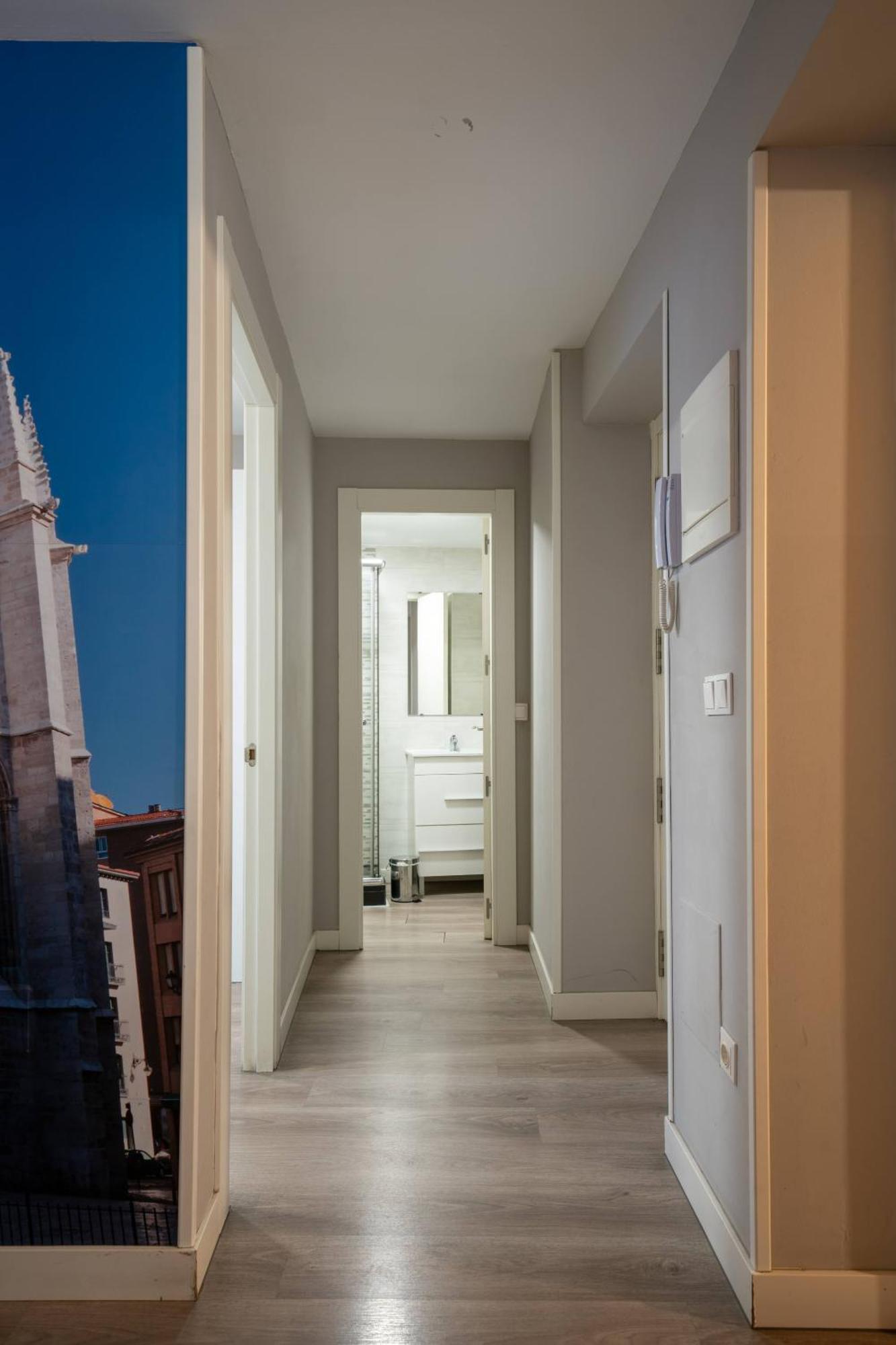 Apartamentos Go - Leopoldo Cano Center Валадоид Екстериор снимка